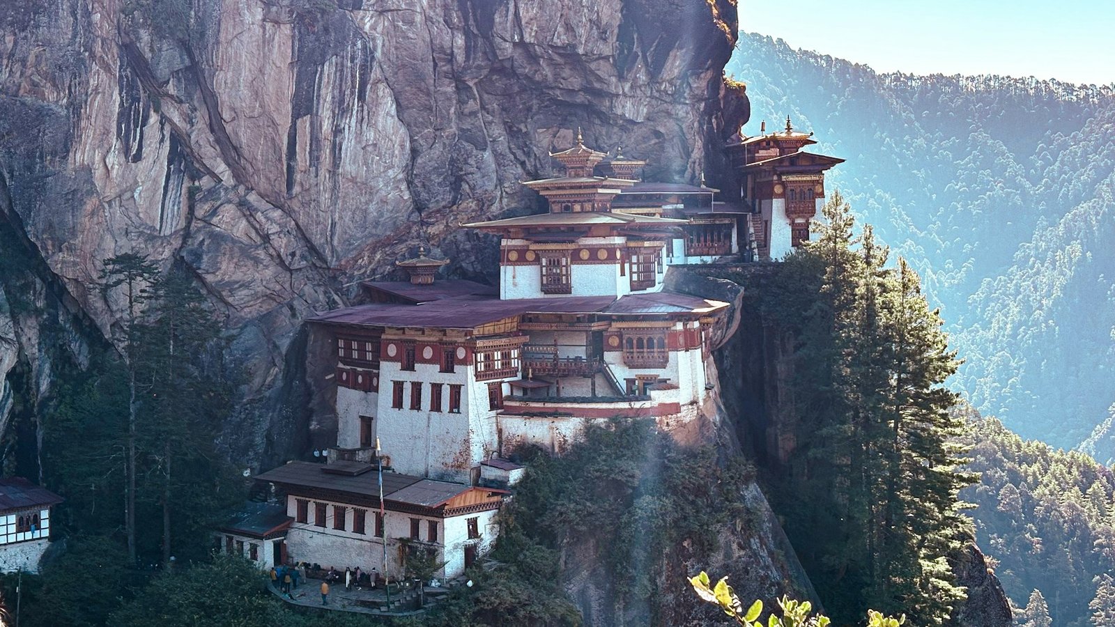 Bumdra Cliff Camp Trek